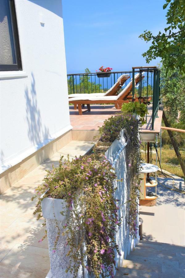Philip'S Holiday House Neo Chorio Exterior photo